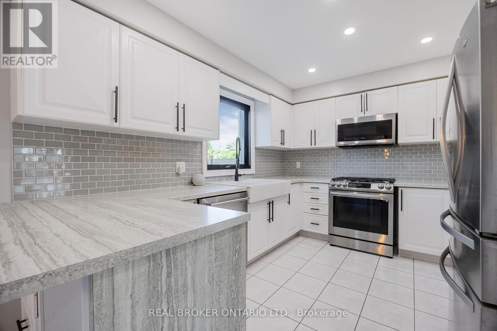 32 Black Willow Drive, Barrie, Ontario  L4N 9M2 - Photo 13 - S13427554