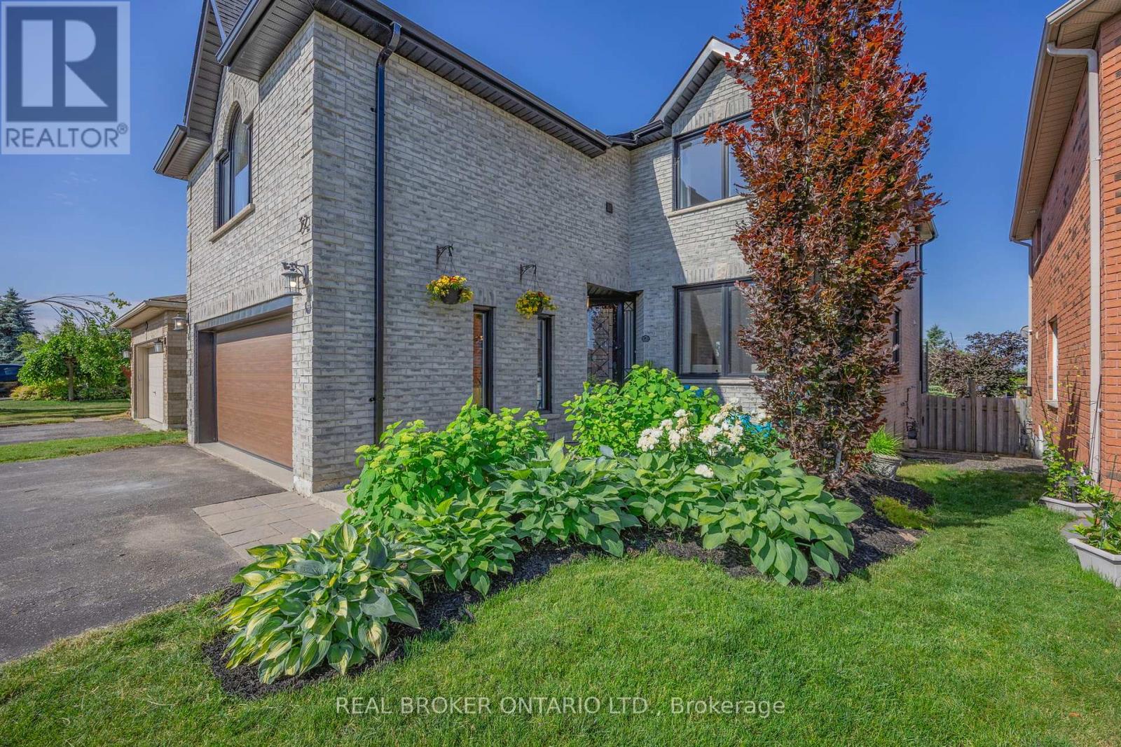 32 Black Willow Drive, Barrie, Ontario  L4N 9M2 - Photo 2 - S13427554