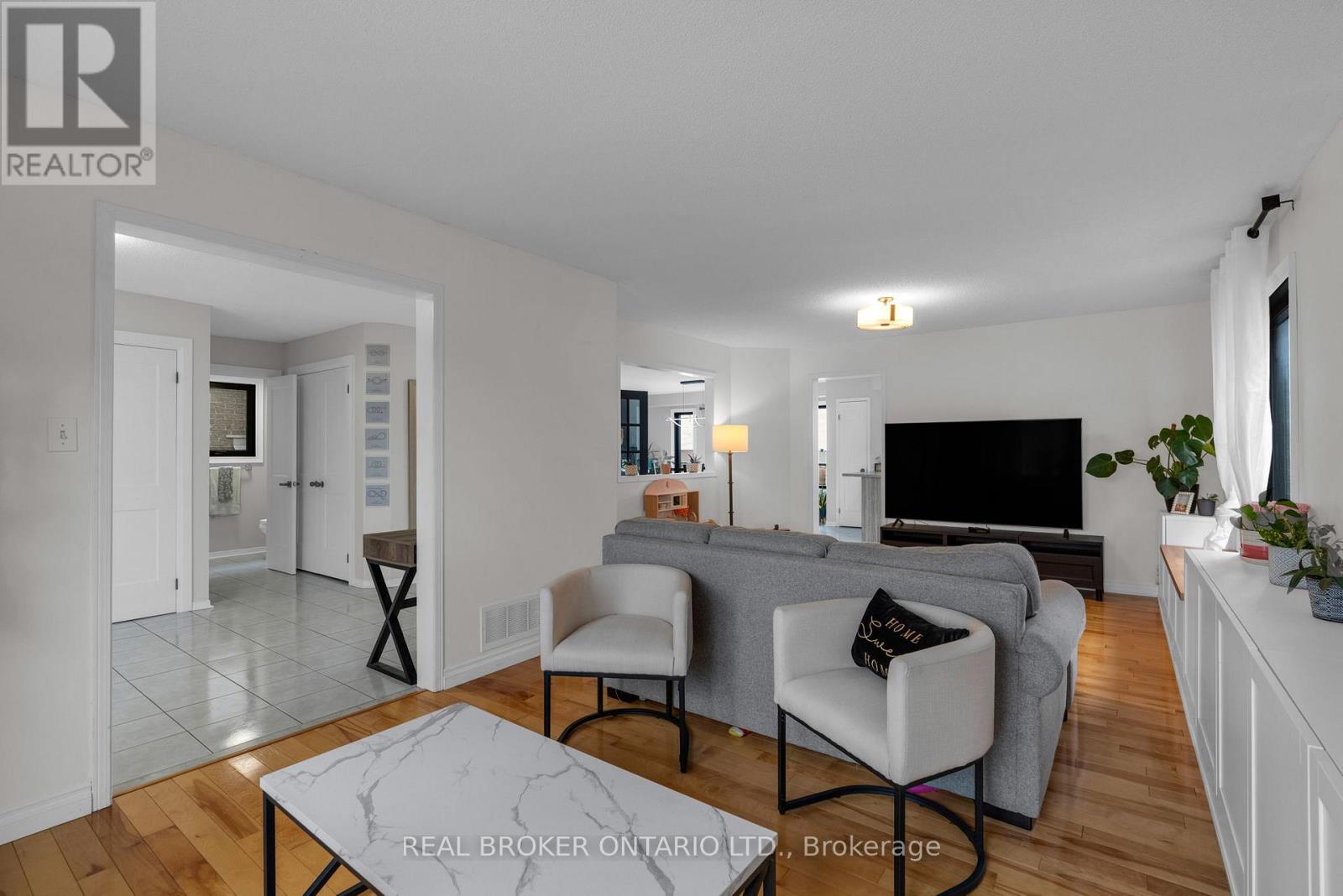 32 Black Willow Drive, Barrie, Ontario  L4N 9M2 - Photo 7 - S13427554
