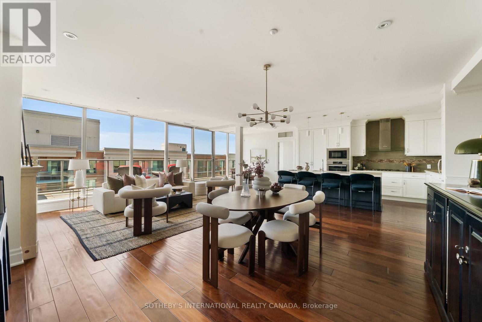 501 - 1 RAINSFORD ROAD, Toronto, Ontario