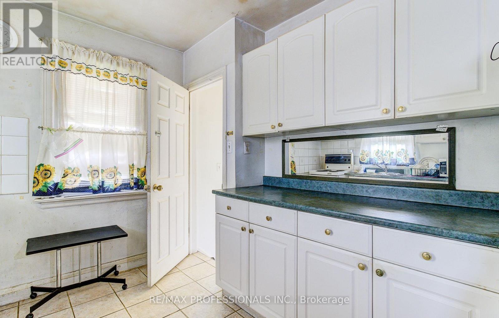 414 Melrose Street, Toronto, Ontario  M8Z 1H1 - Photo 16 - W13427600