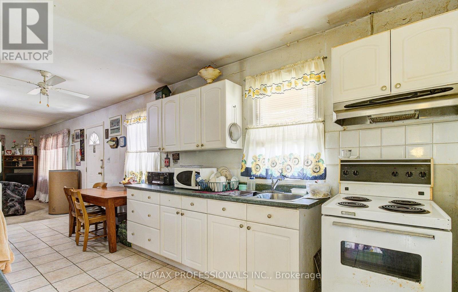 414 Melrose Street, Toronto, Ontario  M8Z 1H1 - Photo 17 - W13427600