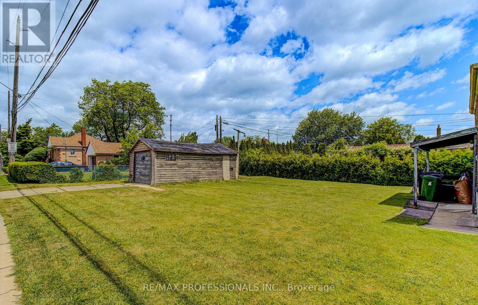414 Melrose Street, Toronto, Ontario  M8Z 1H1 - Photo 7 - W13427600
