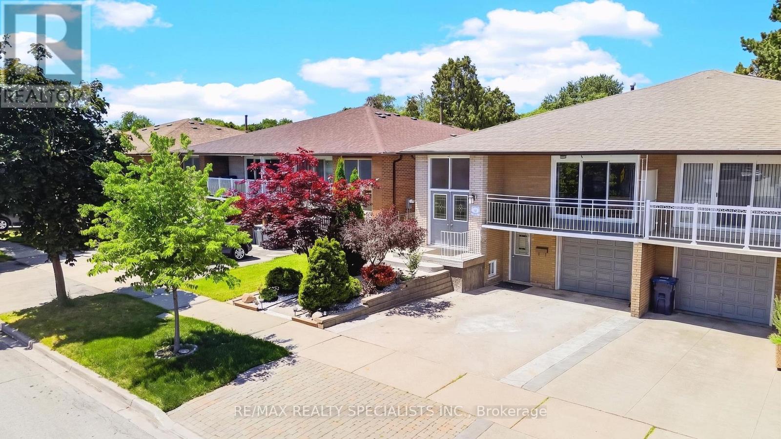 48 English Street, Brampton, Ontario  L6X 1L6 - Photo 2 - W13427604