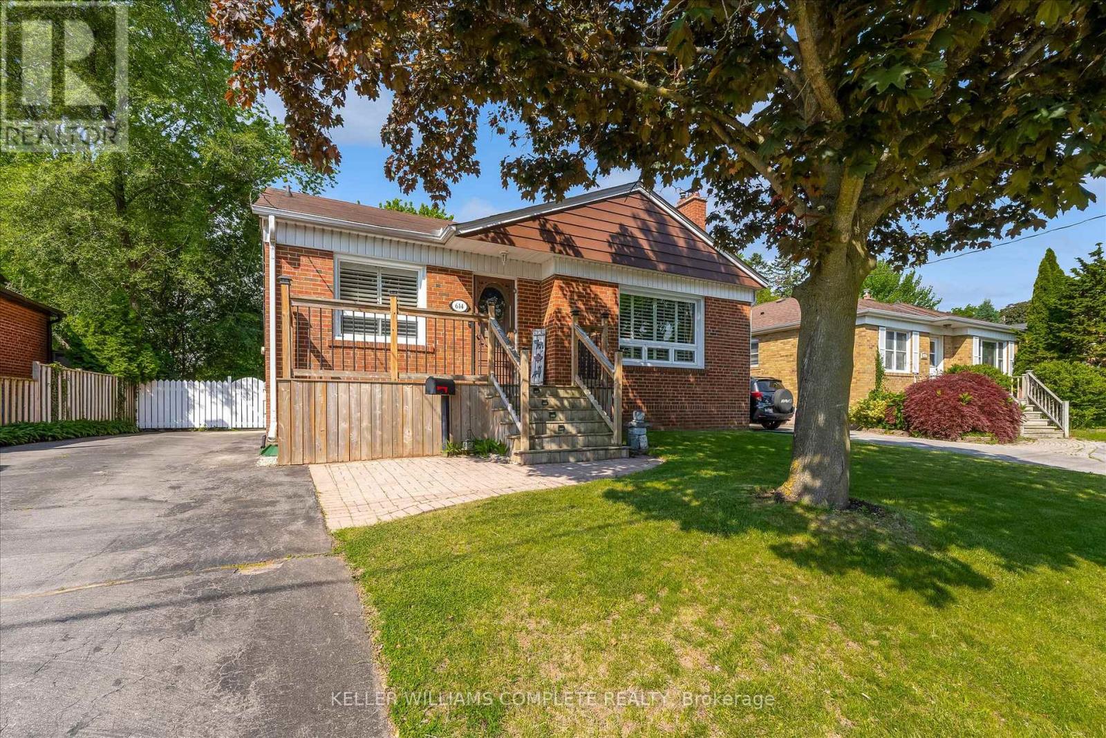 614 DRURY LANE, Burlington, Ontario