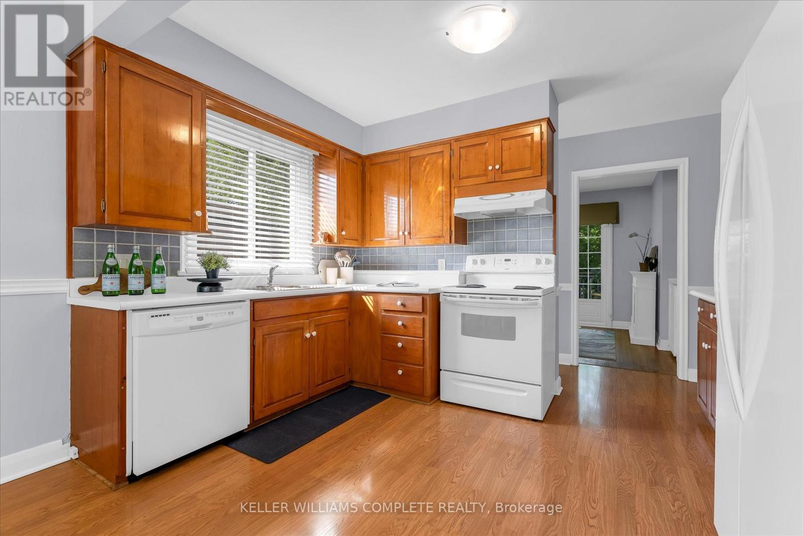 614 Drury Lane, Burlington, Ontario  L7R 2X6 - Photo 6 - W13427698