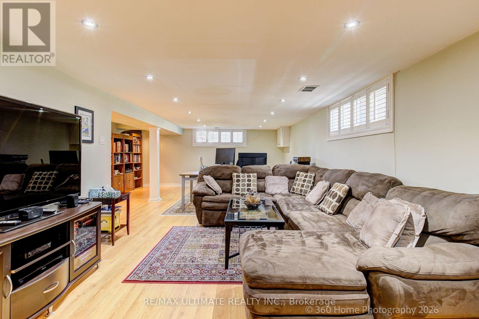 53 Poynter Drive, Toronto, Ontario  M9R 1L3 - Photo 17 - W13427764
