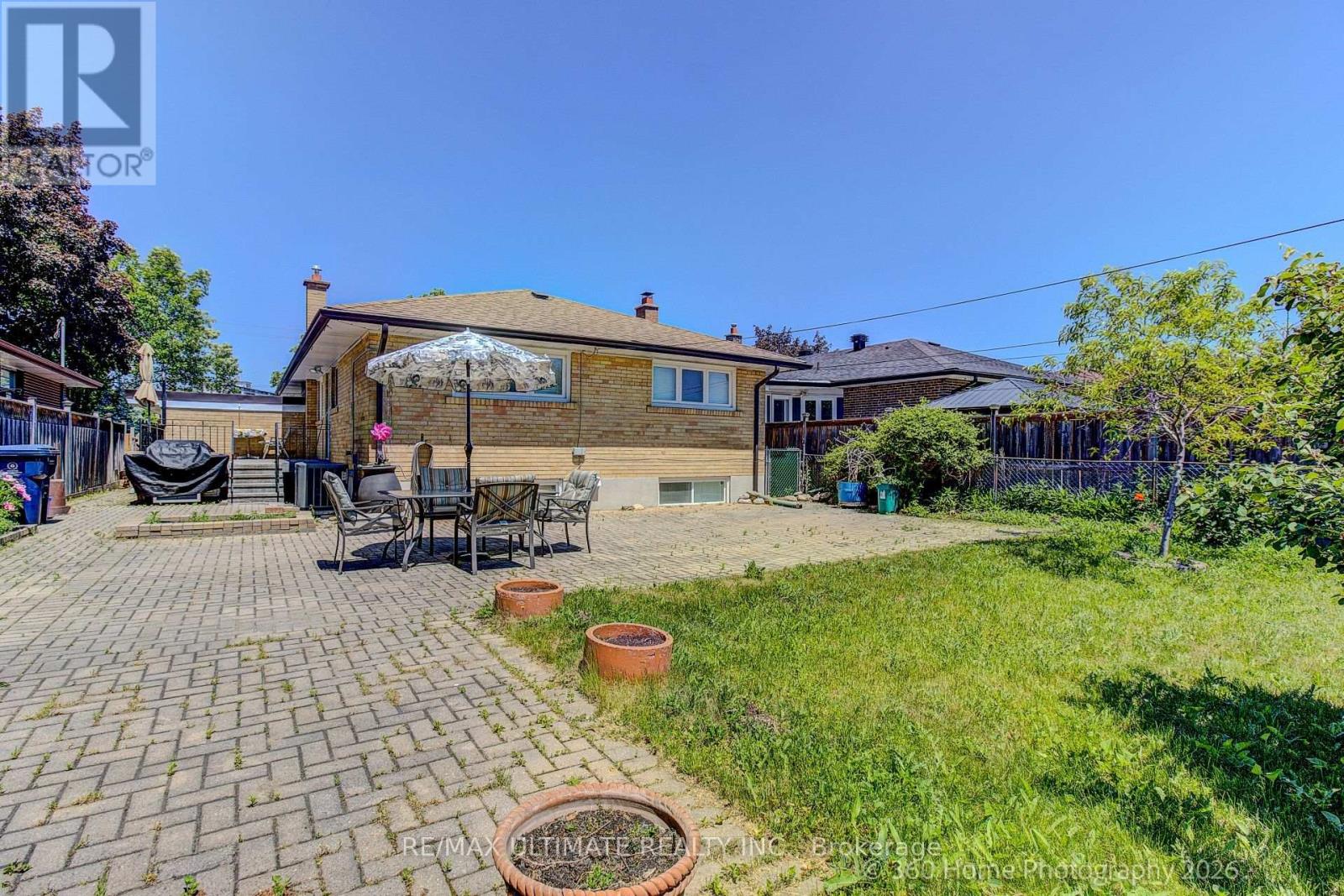 53 Poynter Drive, Toronto, Ontario  M9R 1L3 - Photo 25 - W13427764