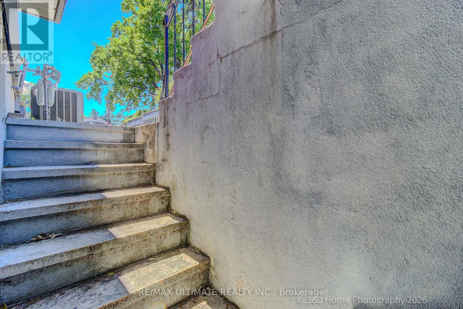 53 Poynter Drive, Toronto, Ontario  M9R 1L3 - Photo 27 - W13427764