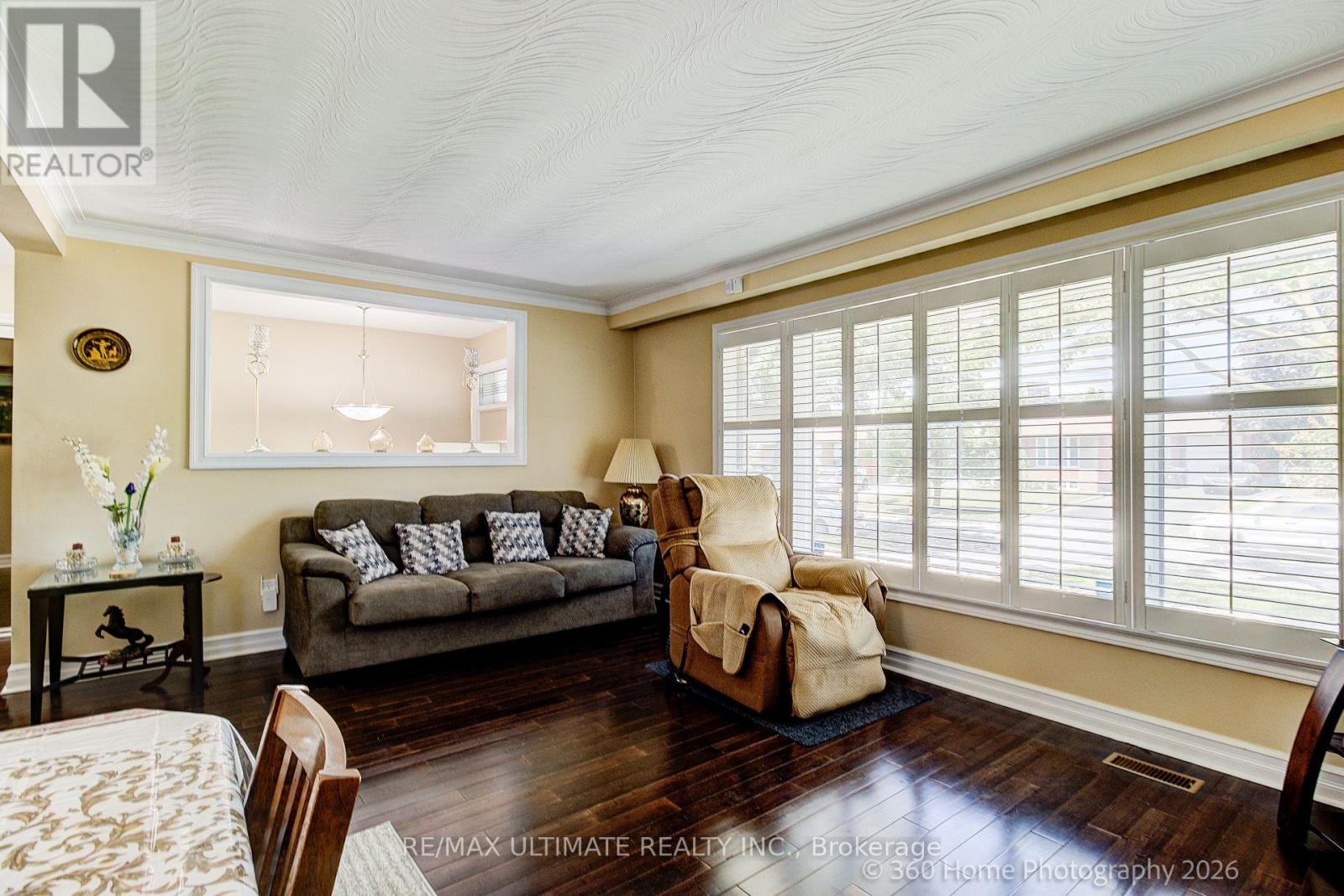 53 Poynter Drive, Toronto, Ontario  M9R 1L3 - Photo 5 - W13427764