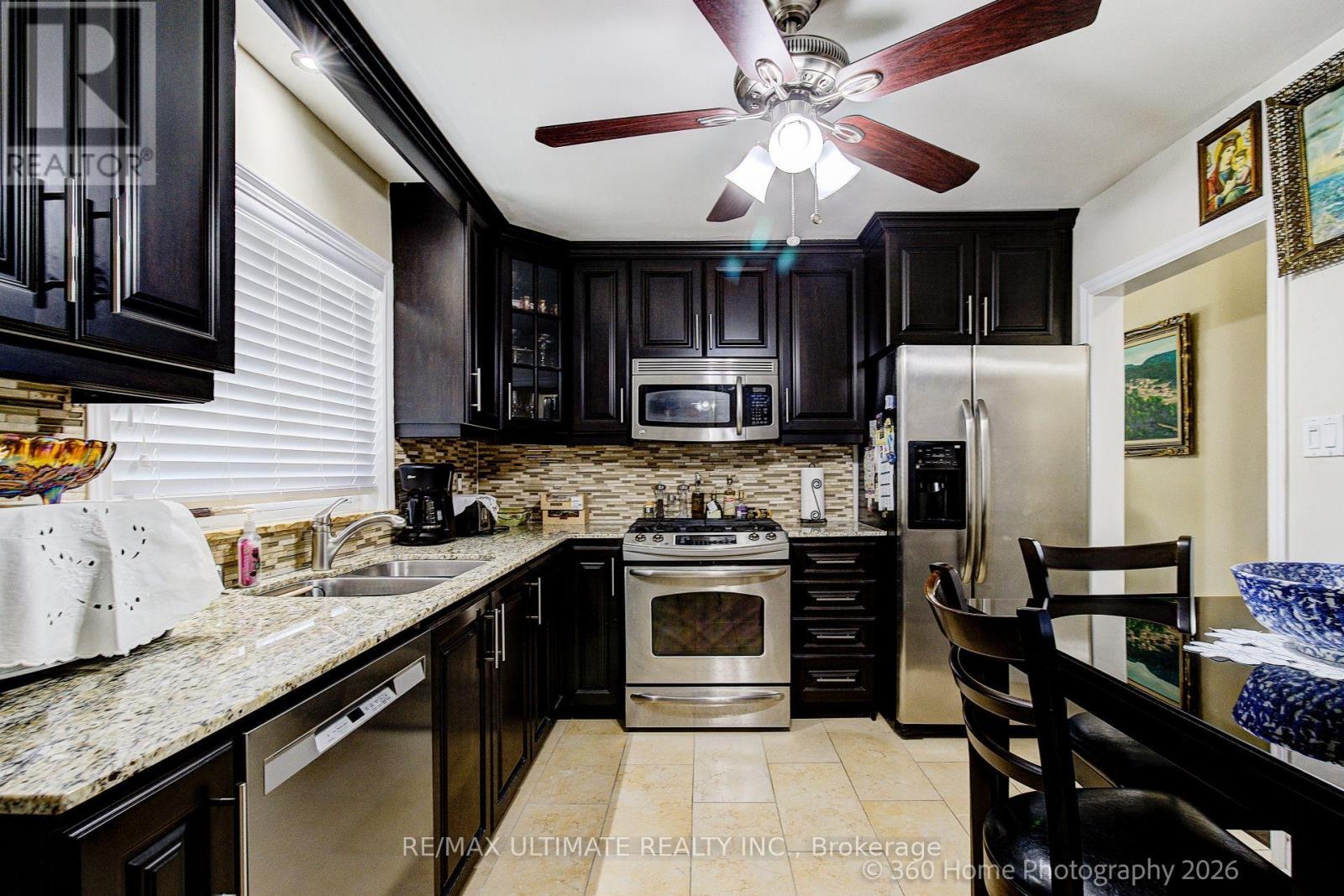 53 Poynter Drive, Toronto, Ontario  M9R 1L3 - Photo 8 - W13427764