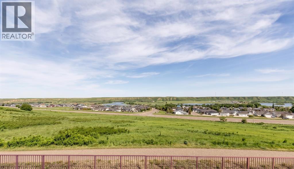 10 Palisades Mews Ne, Medicine Hat, Alberta T1C 2B5 - Photo 3 - A2306758