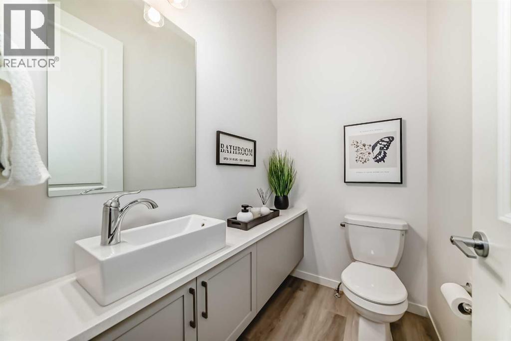 238 Aquila Drive Nw, Calgary, Alberta  T3R 1Y6 - Photo 12 - A2315551