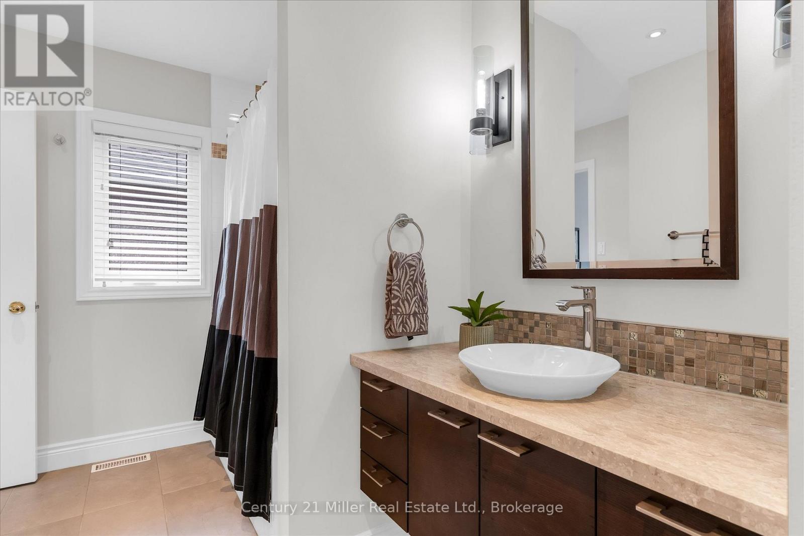 1539 Bayshire Drive, Oakville, Ontario  L6H 6E5 - Photo 29 - W13427796