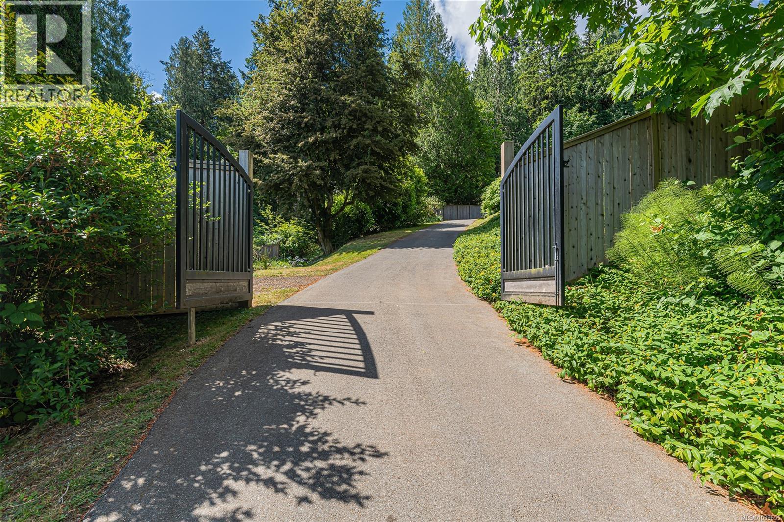670 Walkers Hook Rd, Salt Spring, British Columbia  V8K 1N6 - Photo 2 - 1039655