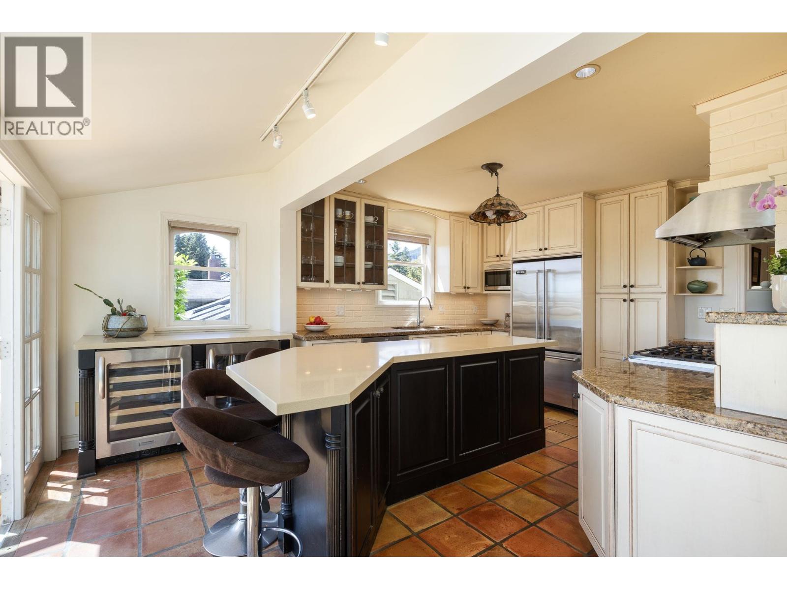 2308 Inglewood Avenue, West Vancouver, British Columbia  V7V 2A1 - Photo 5 - R3134635