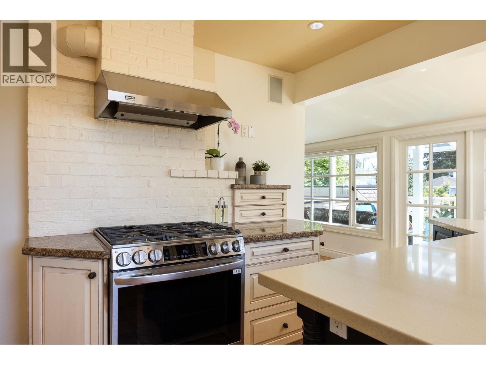 2308 Inglewood Avenue, West Vancouver, British Columbia  V7V 2A1 - Photo 7 - R3134635