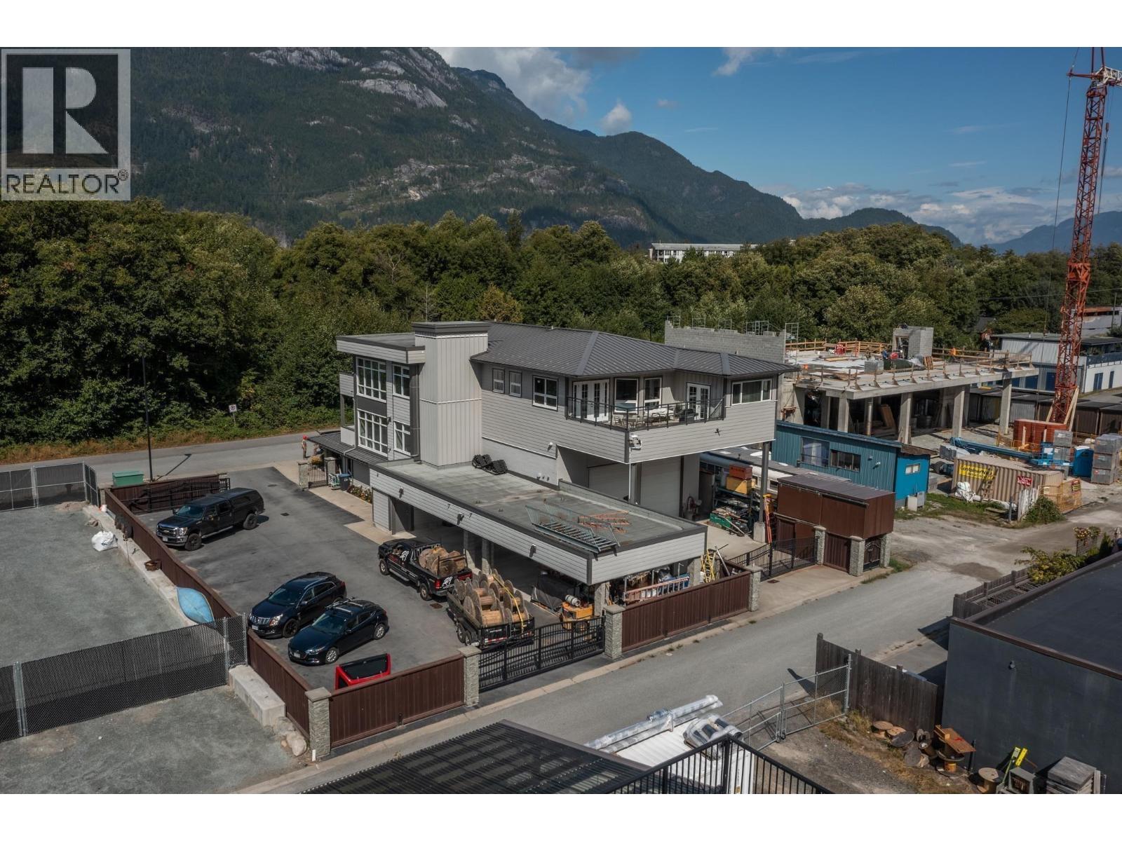 37738 Third Avenue, Squamish, British Columbia  V8B 0A2 - Photo 3 - R3134637