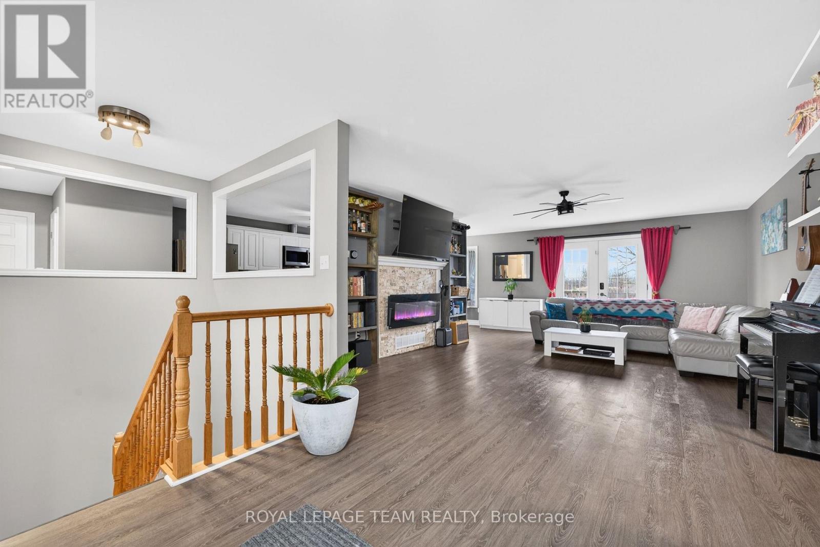 281 Bristow Drive, Montague, Ontario  K7A 5B8 - Photo 14 - X12989034