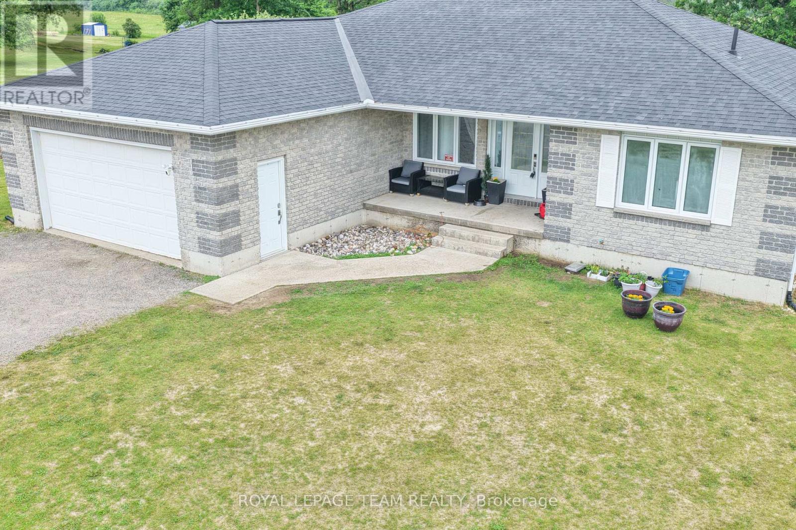 281 Bristow Drive, Montague, Ontario  K7A 5B8 - Photo 3 - X12989034