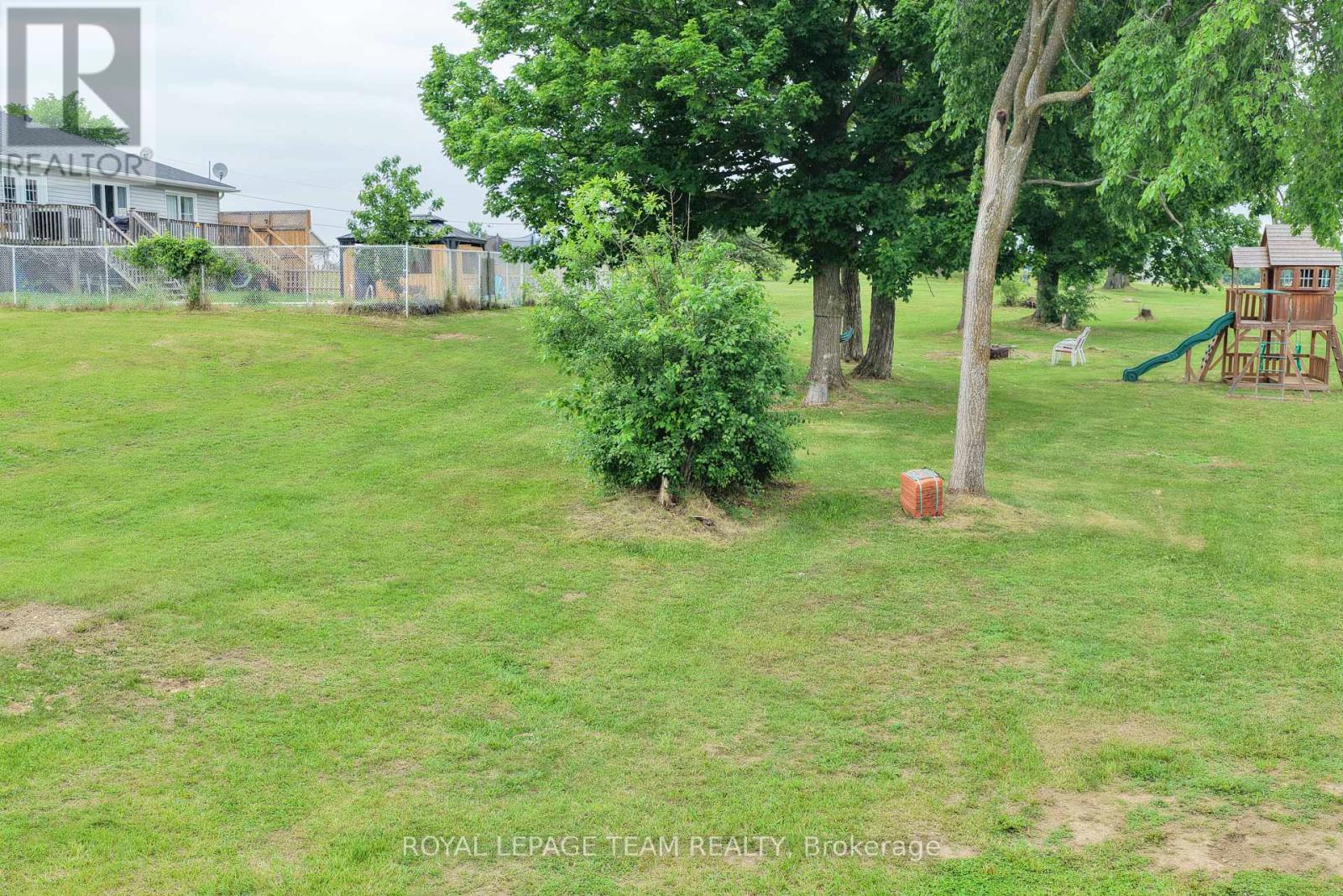 281 Bristow Drive, Montague, Ontario  K7A 5B8 - Photo 8 - X12989034