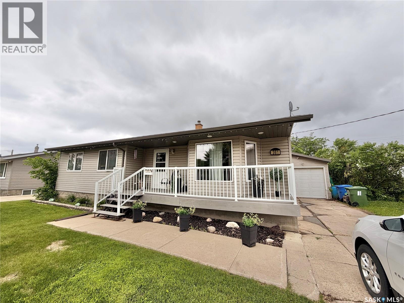 361 Fourth Avenue N, Yorkton, Saskatchewan  S3N 1B5 - Photo 2 - SK032448