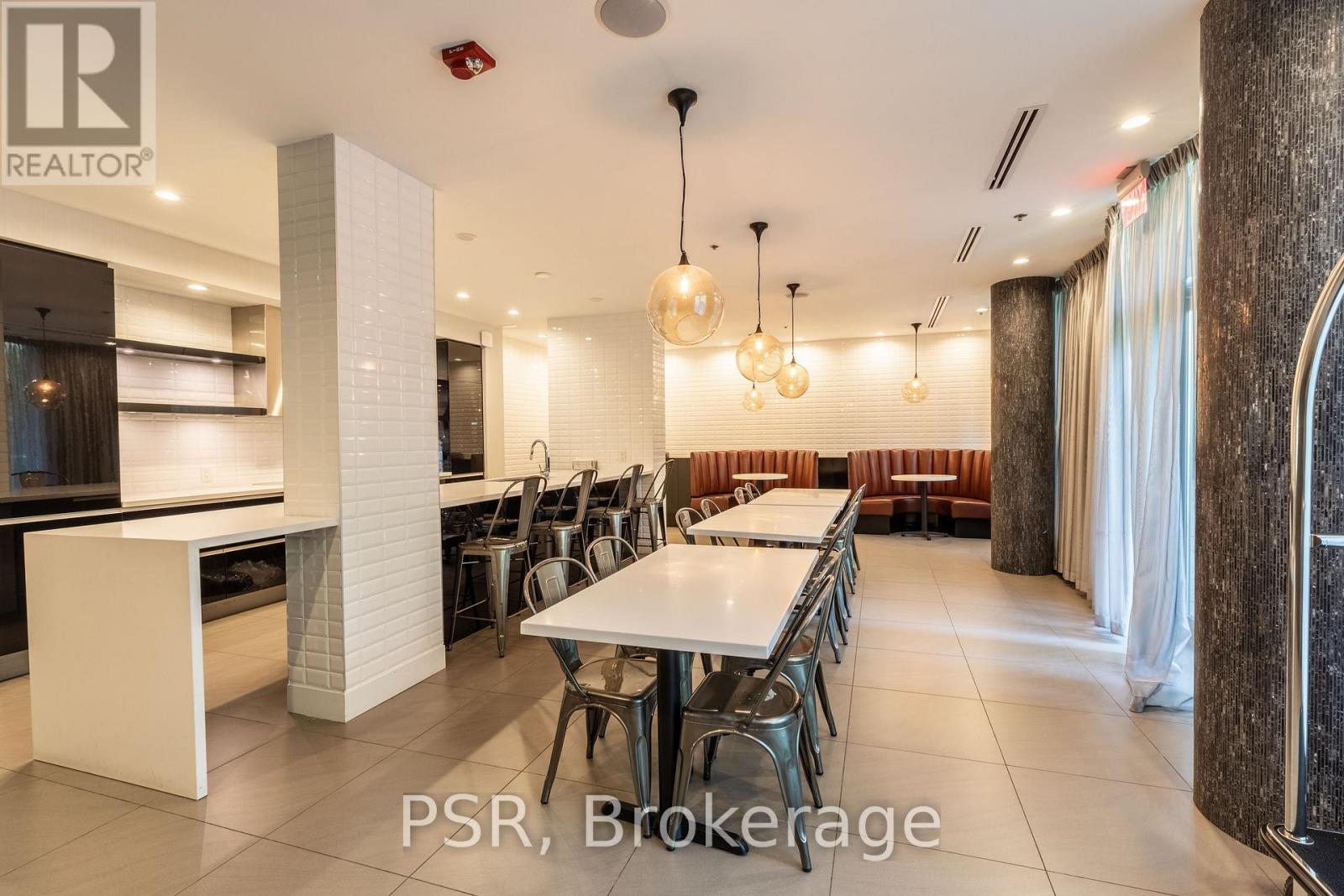 318 - 377 Madison Avenue, Toronto, Ontario  M4V 3E1 - Photo 5 - C13427798