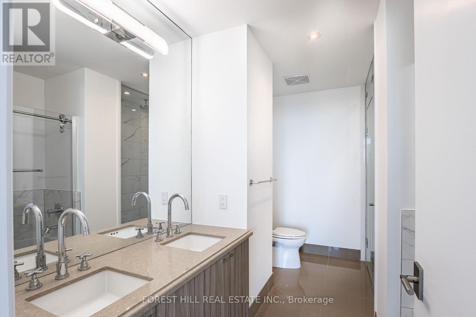 313 - 39 QUEENS QUAY E Toronto (Waterfront Communities), ON M5E 0A4