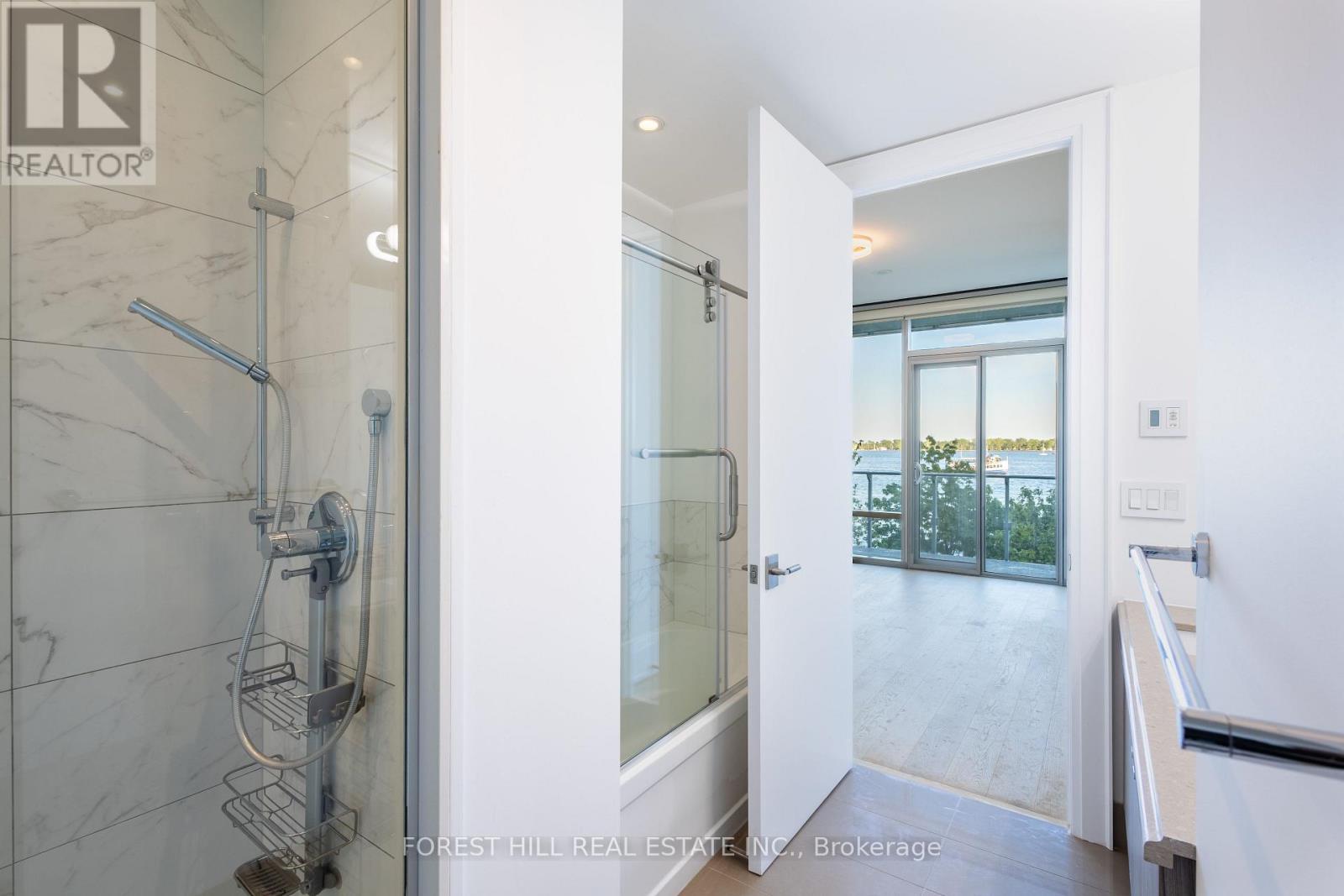 313 - 39 QUEENS QUAY E Toronto (Waterfront Communities), ON M5E 0A4