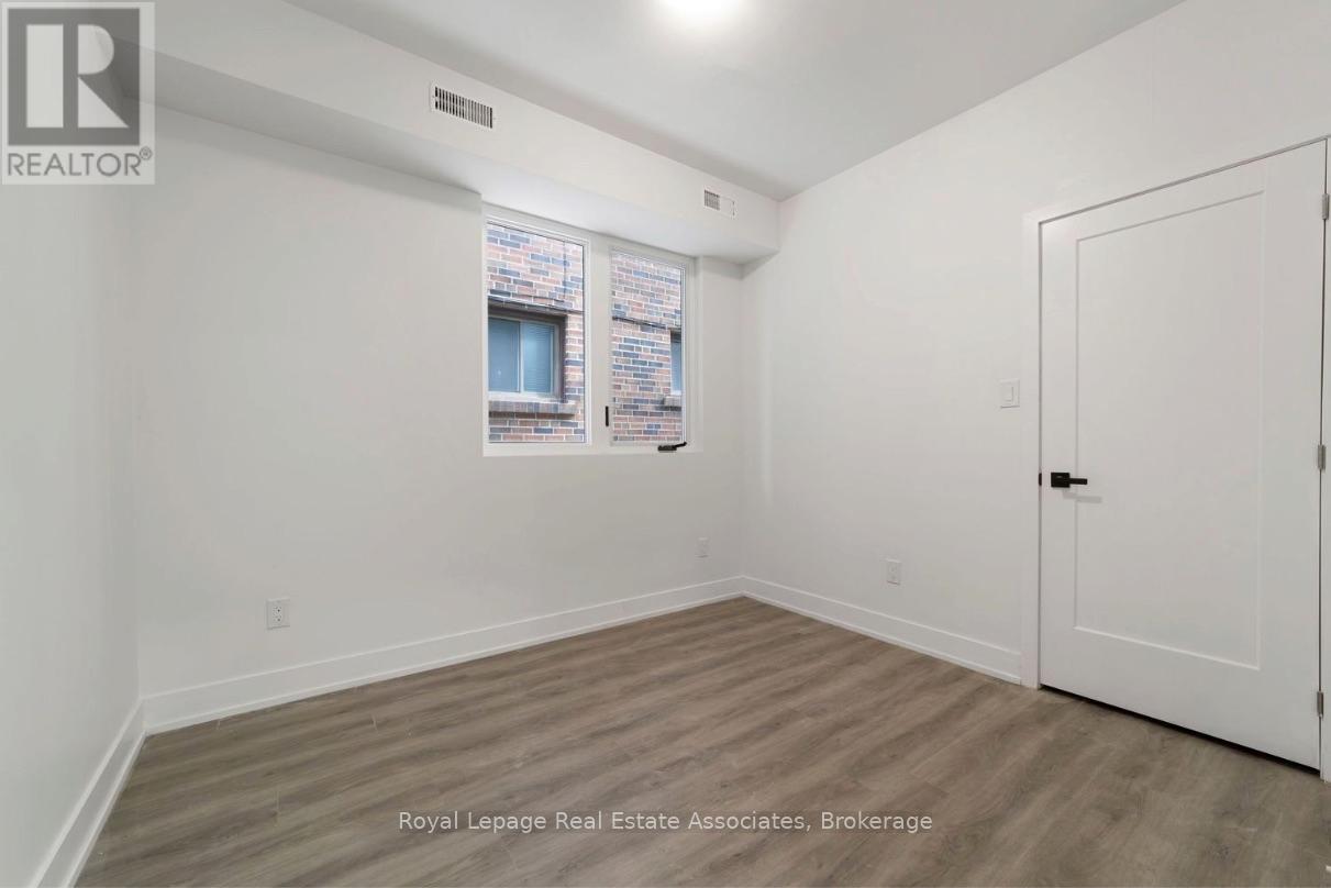 531 Delaware Avenue N, Toronto, Ontario  M6H 2V3 - Photo 13 - C13427886