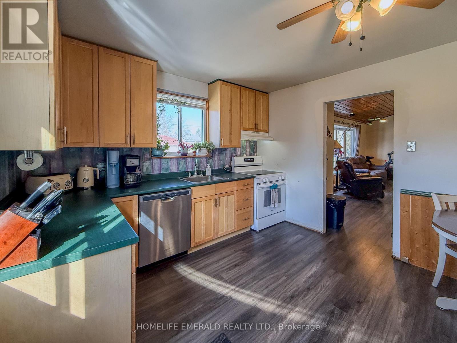 74 Vernon Street, Essa (Angus), Ontario  L0M 1B0 - Photo 3 - N13427818