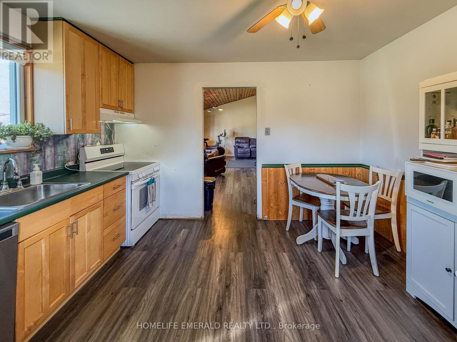 74 Vernon Street, Essa (Angus), Ontario  L0M 1B0 - Photo 4 - N13427818