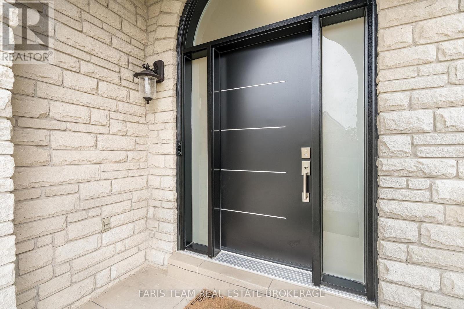 8 Pietro Drive, Vaughan, Ontario  L6A 3K5 - Photo 4 - N13427892