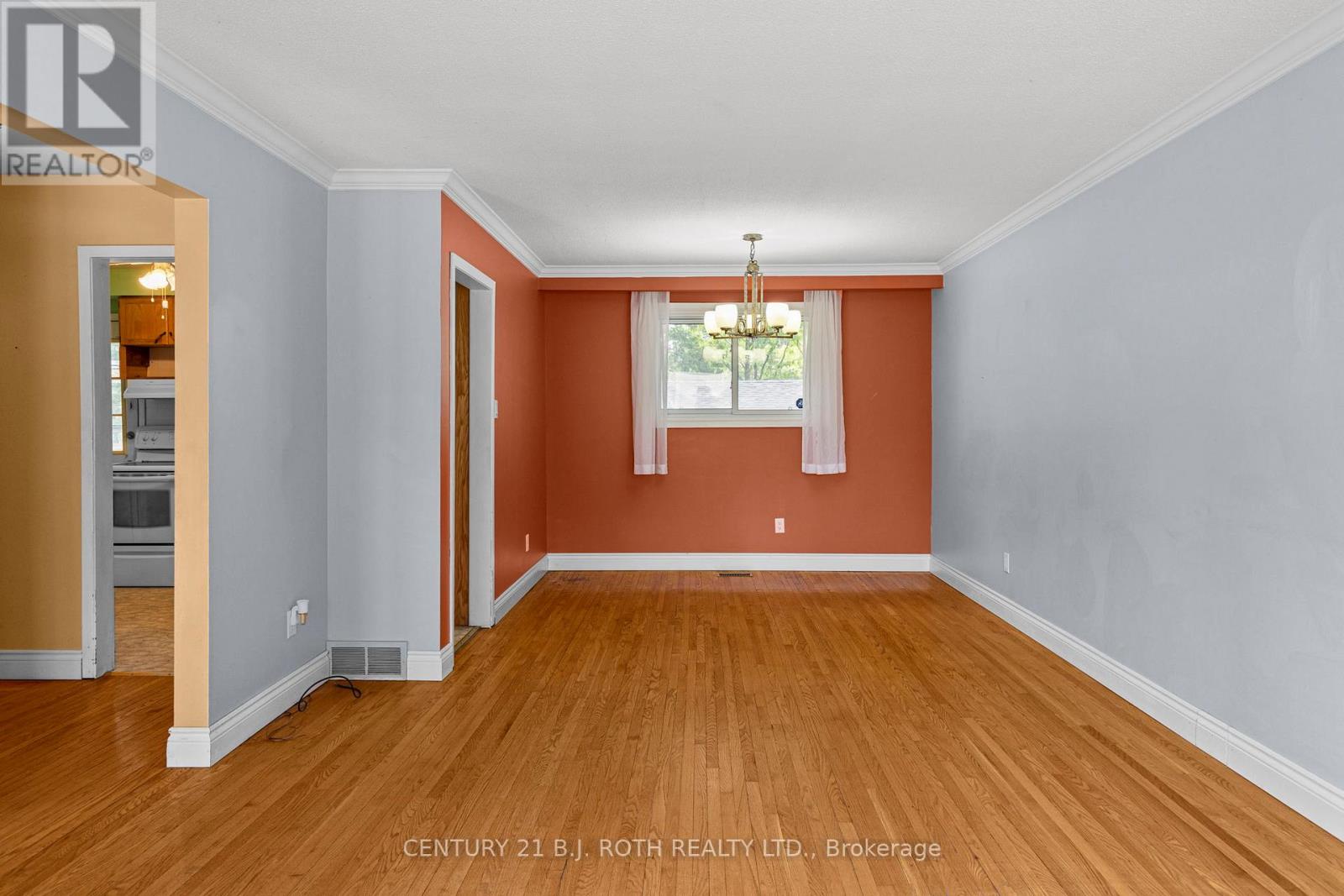 253 Rose Street, Barrie, Ontario  L4M 2T1 - Photo 10 - S13427808