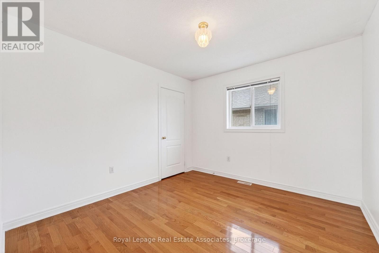 34 Bloom Crescent, Barrie, Ontario  L4N 0S8 - Photo 28 - S13427940