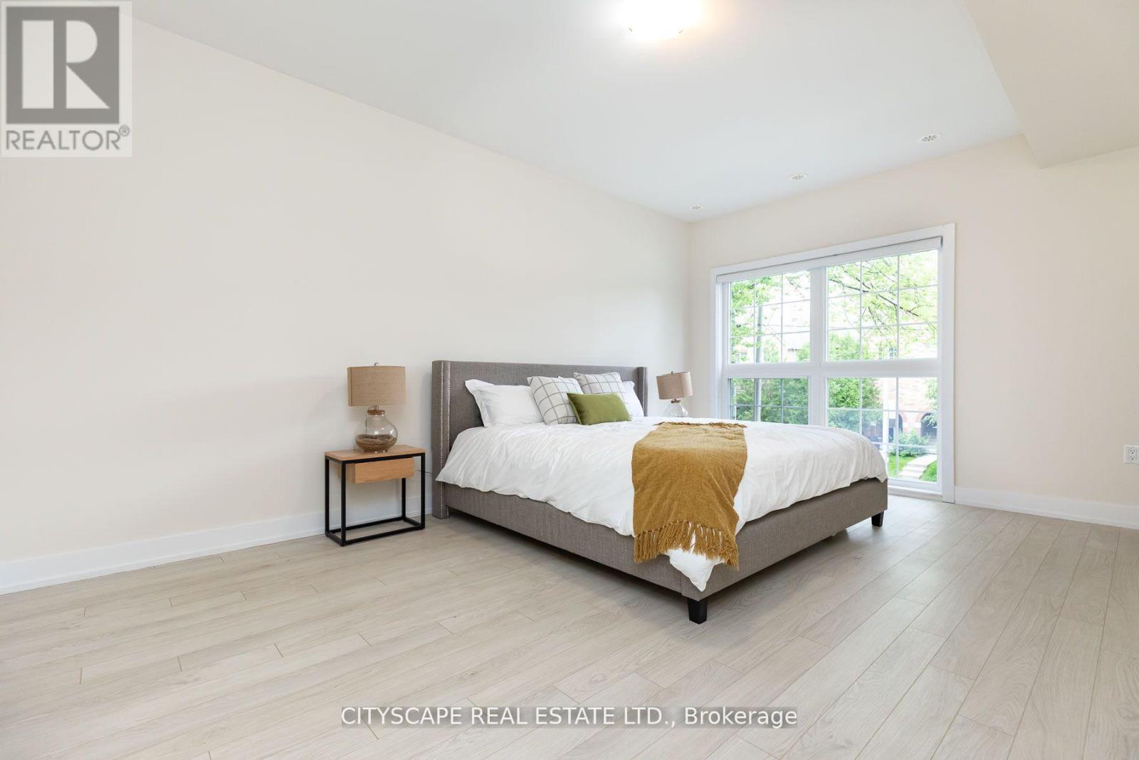 1084 Lansdowne Avenue, Toronto, Ontario  M6H 0C5 - Photo 10 - W13427822