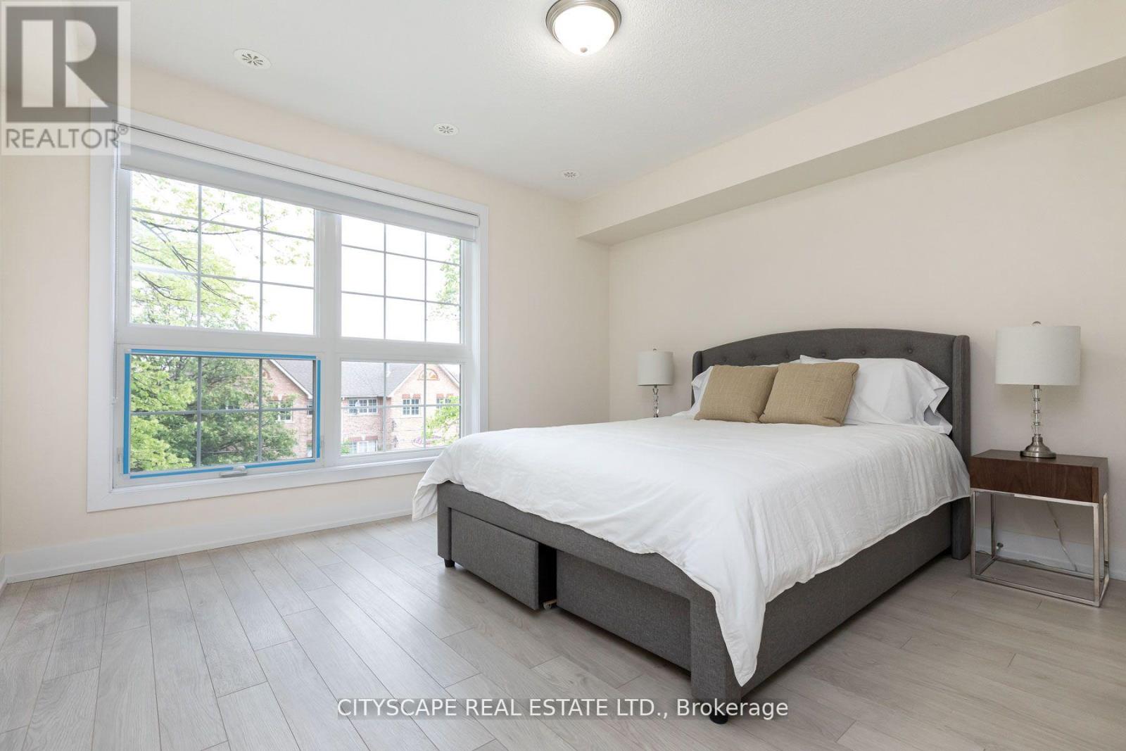1084 Lansdowne Avenue, Toronto, Ontario  M6H 0C5 - Photo 15 - W13427822