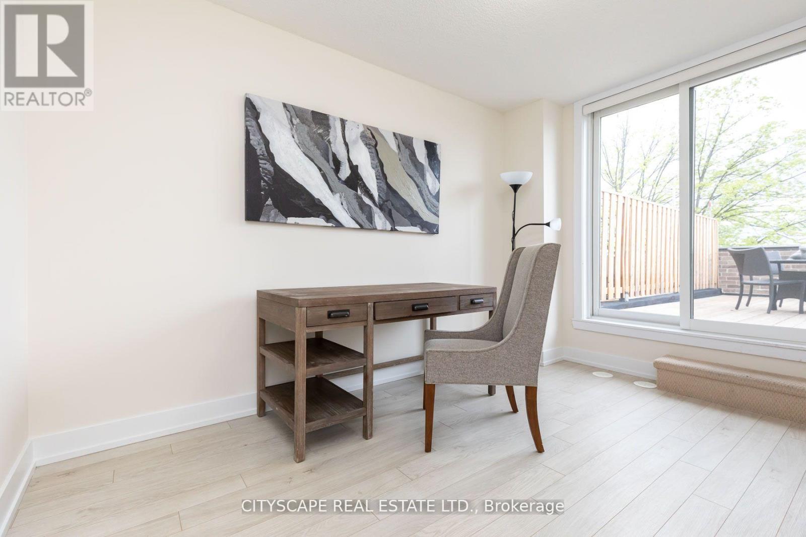 1084 Lansdowne Avenue, Toronto, Ontario  M6H 0C5 - Photo 19 - W13427822