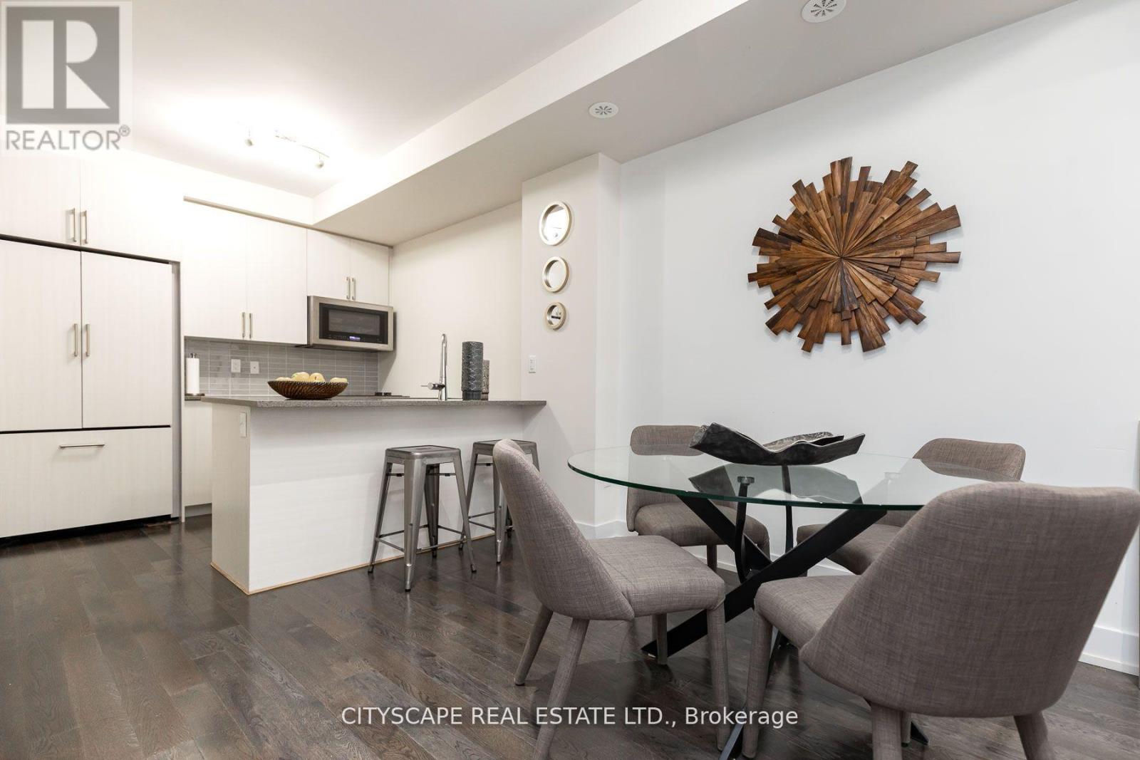 1084 Lansdowne Avenue, Toronto, Ontario  M6H 0C5 - Photo 5 - W13427822