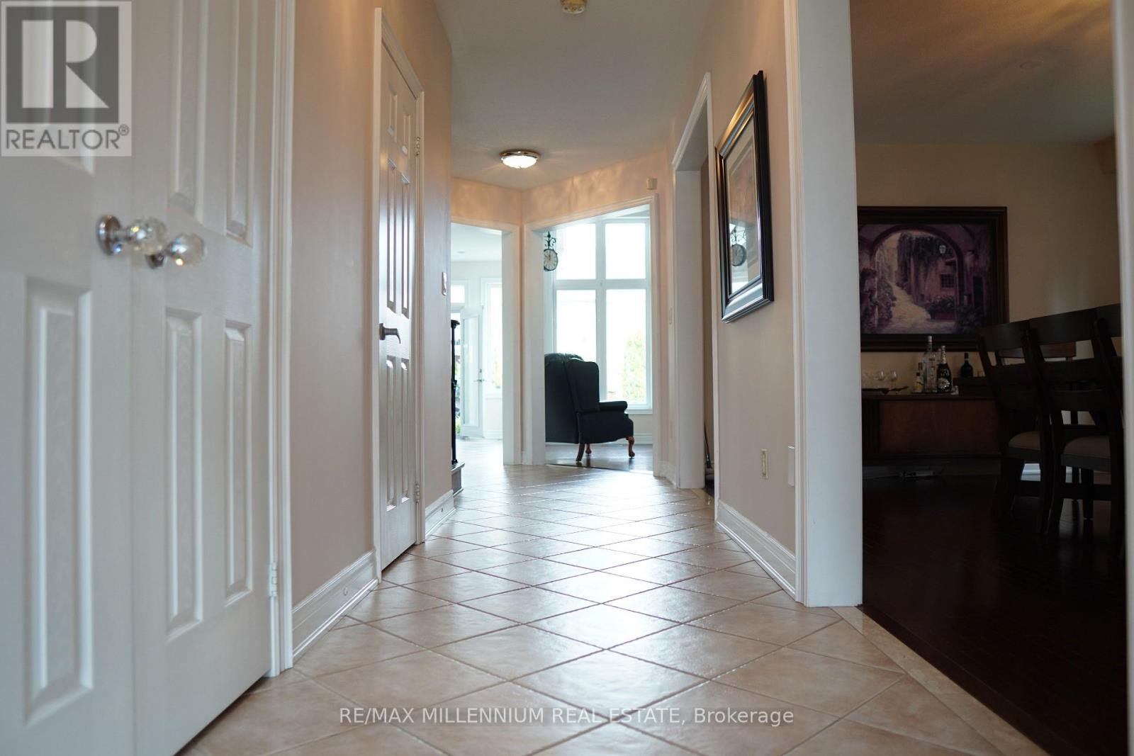 40 Rampart Drive, Brampton, Ontario  L6P 2Z1 - Photo 5 - W13427946