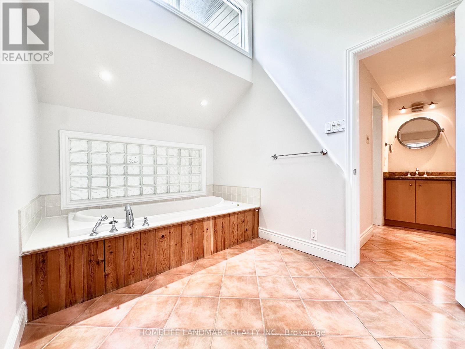 1319 Cumnock Crescent, Oakville, Ontario  L6J 2N6 - Photo 22 - W13427956