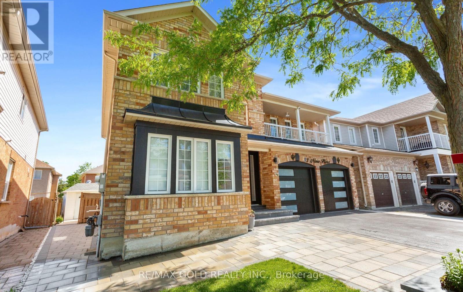 33 Nina Place, Brampton, Ontario  L7A 2E1 - Photo 3 - W13418294