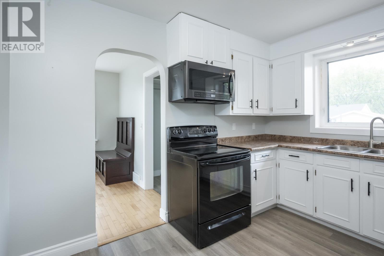 1830 Murray Ave, Thunder Bay, Ontario  P7E 5A8 - Photo 17 - TB2601419