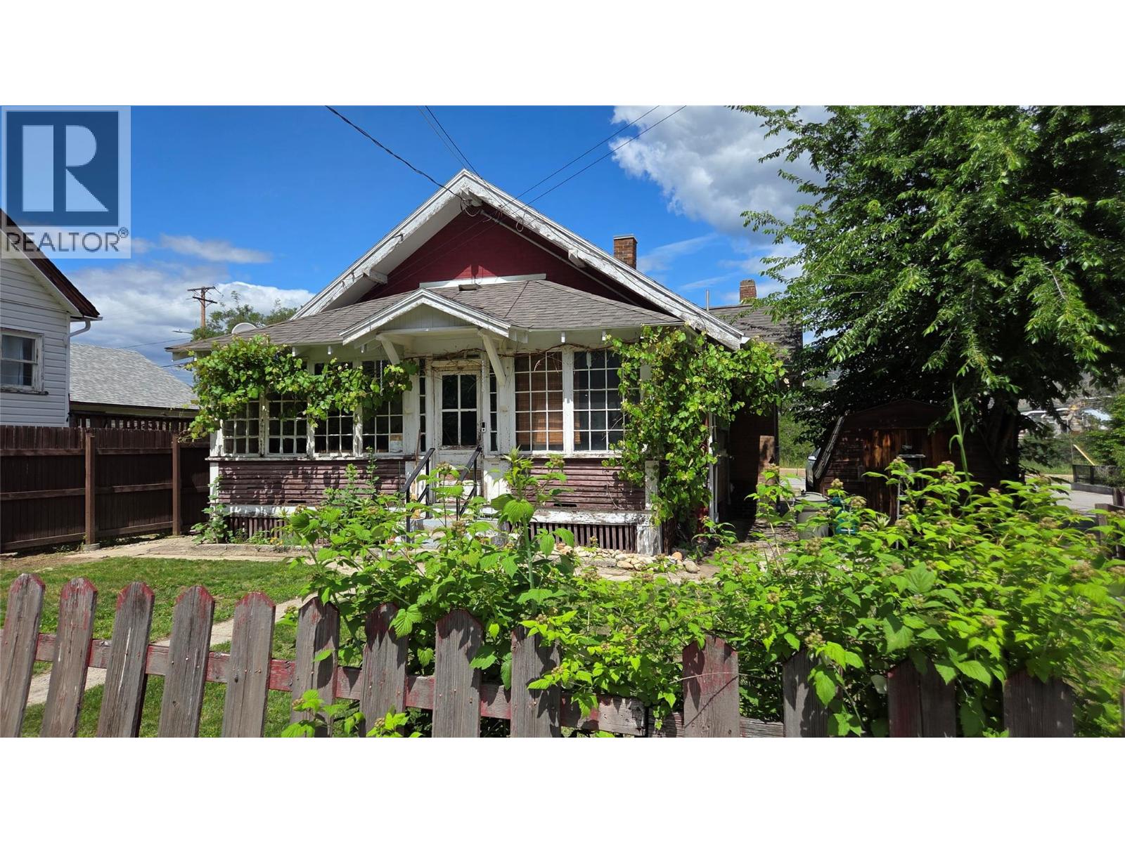 390 Binns Street, Trail, British Columbia V1R 3L1 - Photo 11 - 10390111