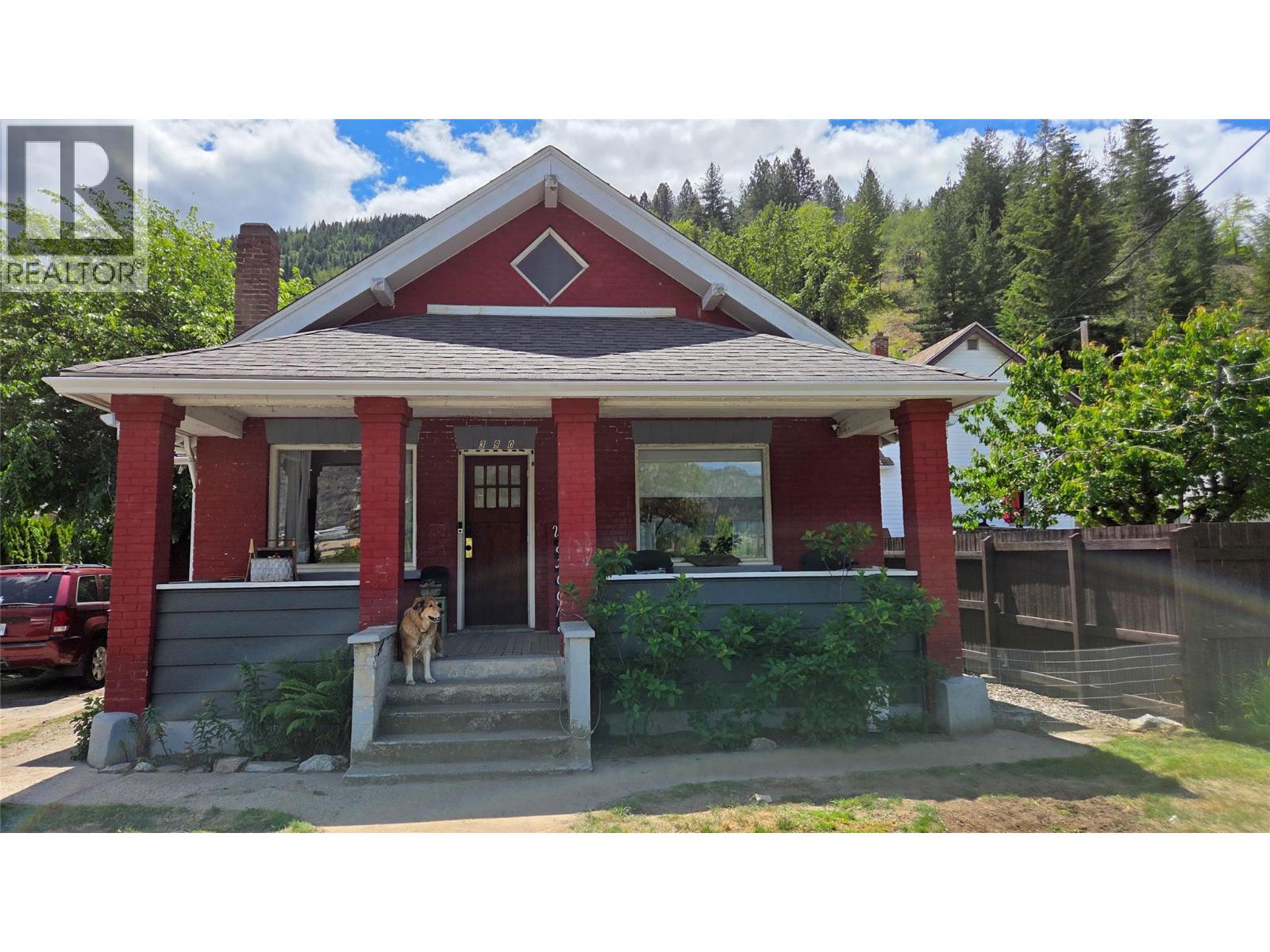 390 Binns Street, Trail, British Columbia V1R 3L1 - Photo 6 - 10390111