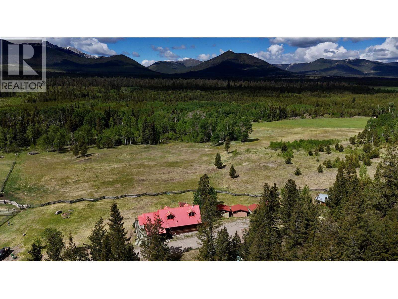 880 Isadore Road, Clinton, British Columbia V0K 1K0 - Photo 1 - 10390981