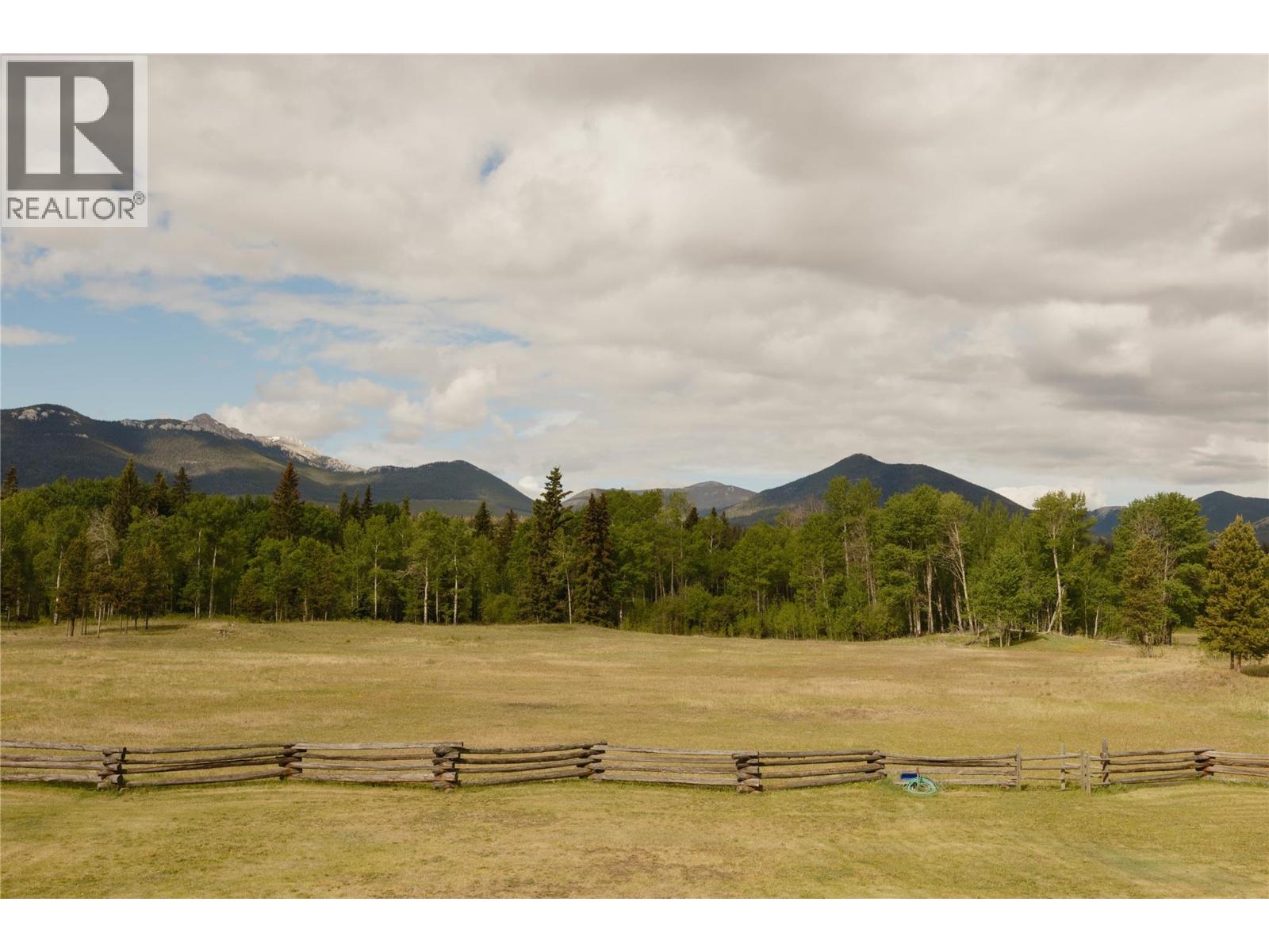 880 Isadore Road, Clinton, British Columbia V0K 1K0 - Photo 3 - 10390981