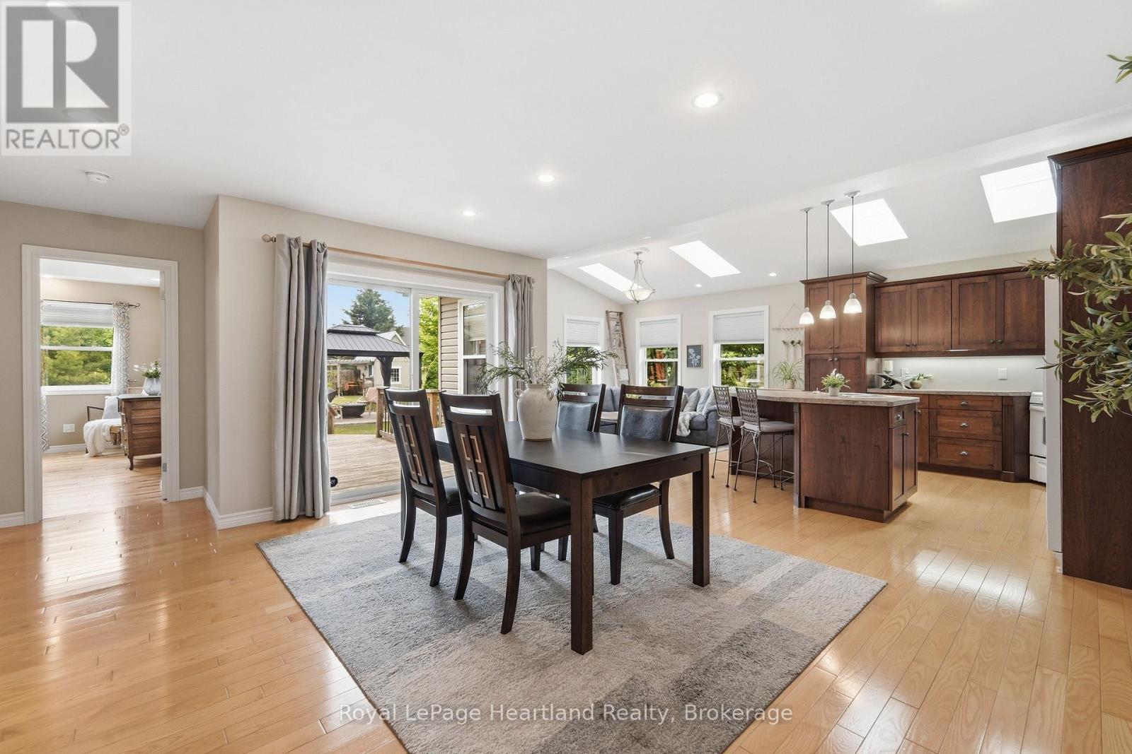 35095 Old River Road N, Bluewater (Bayfield), Ontario  N0M 1G0 - Photo 4 - X13428106