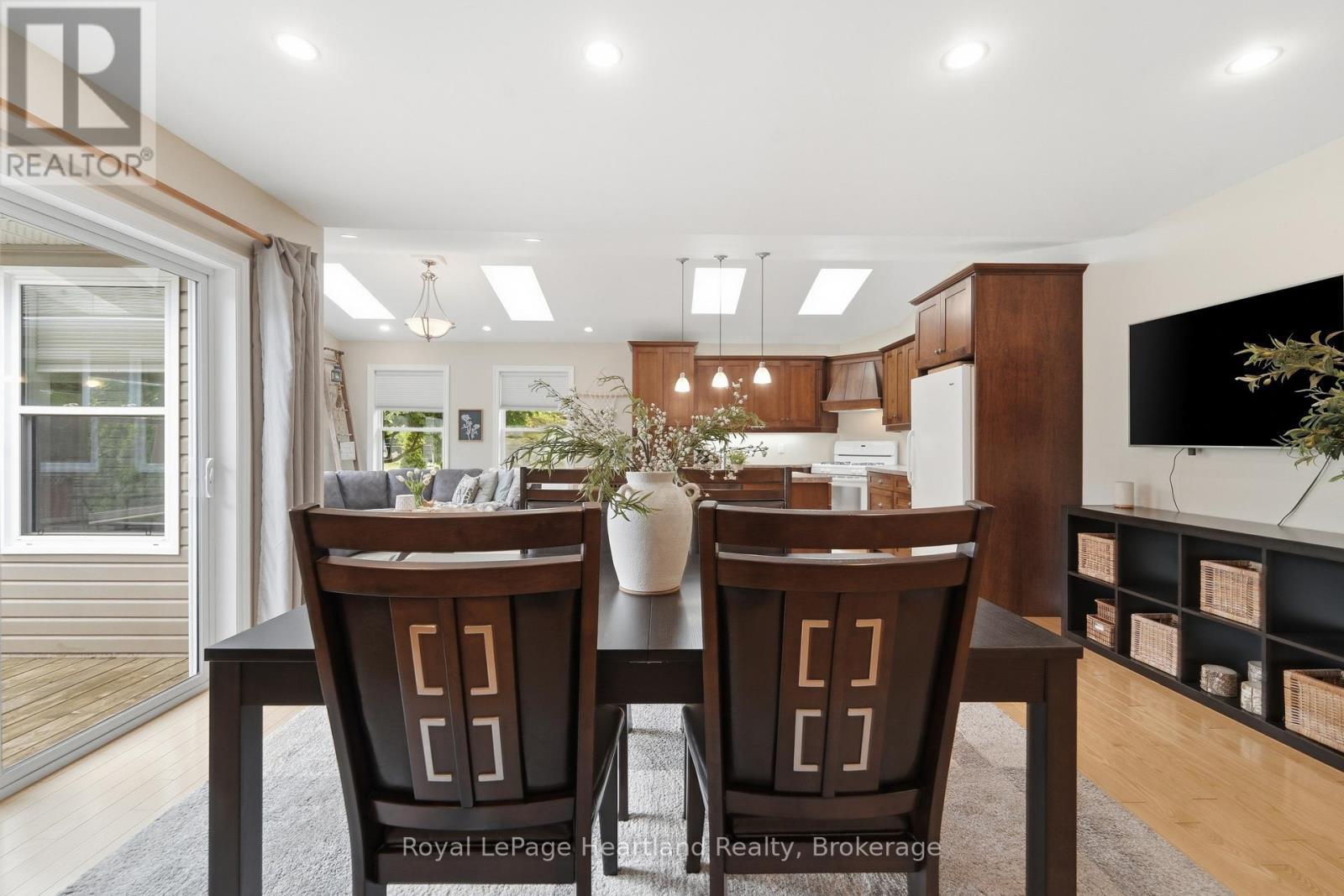 35095 Old River Road N, Bluewater (Bayfield), Ontario  N0M 1G0 - Photo 5 - X13428106