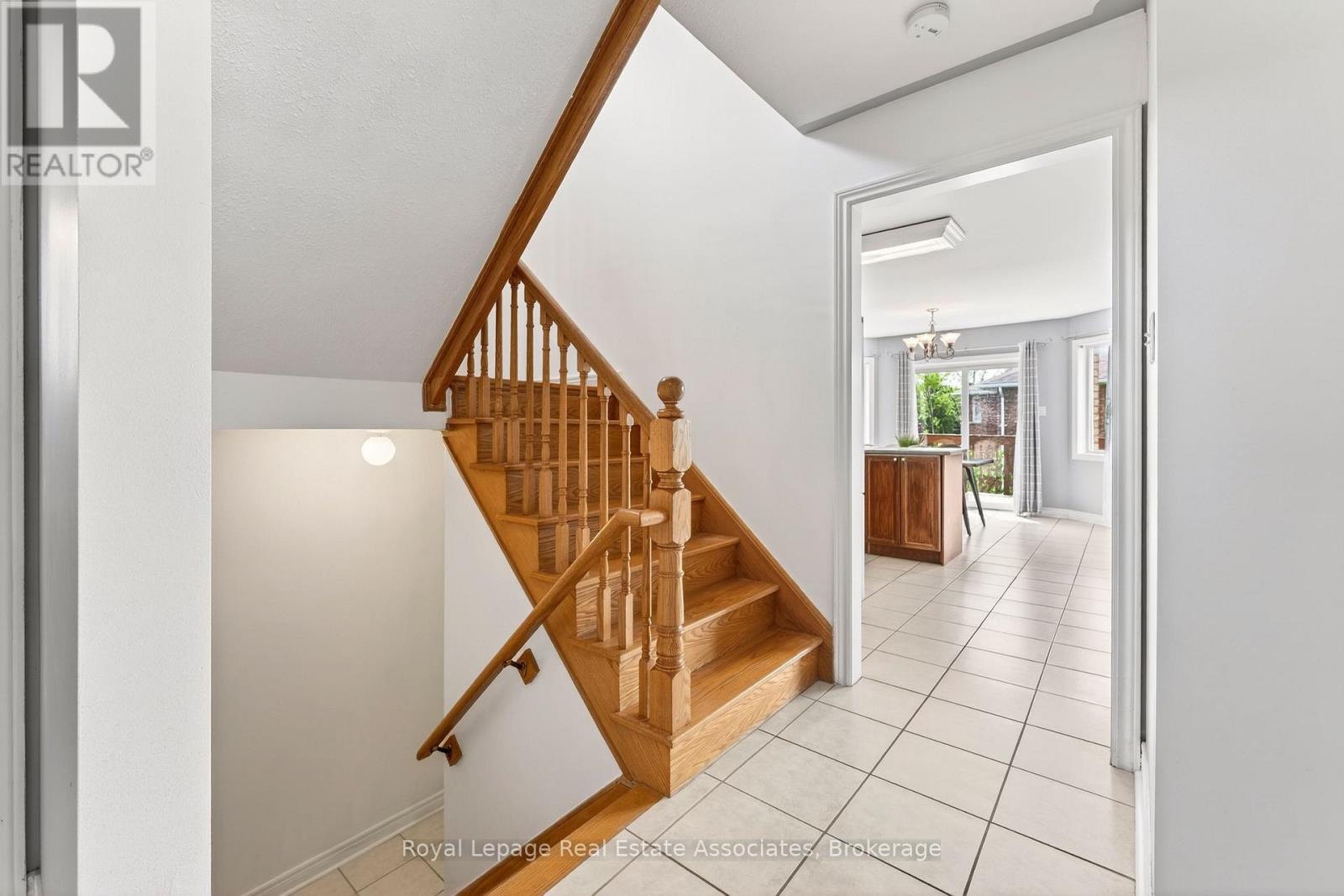 34 Bloom Crescent, Barrie, Ontario  L4N 0S8 - Photo 19 - S13427940